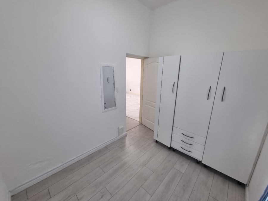 2 Bedroom Property for Sale in Wynberg Western Cape